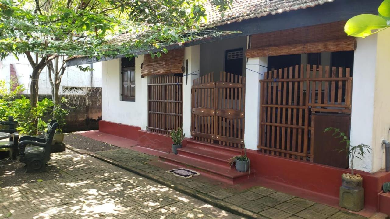 Ami Place Rooms With Kitchen 히카두와 외부 사진