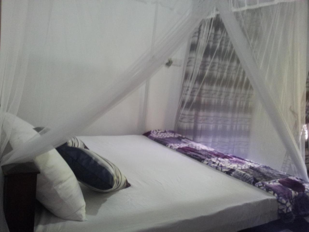 Ami Place Rooms With Kitchen 히카두와 외부 사진